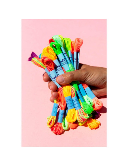 PACK DE 24 MADEJAS MULTI-HEBRAS DE COLORES NEÓN DMC