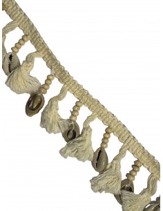 Fleco de conchas y borlas...