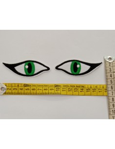 par de ojos verdes... 2