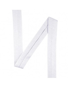 Cinta blanca al bies de...