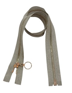 Cremallera plateada con...