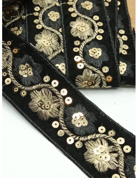 Galón terciopelo bordado 40mm