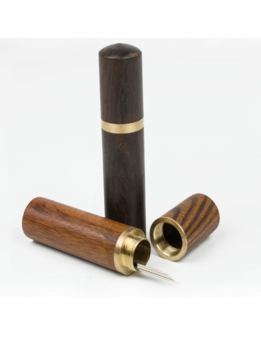 Guarda agujas de madera